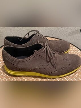 Cole Haan Gray Suede Wingtip Oxford Shoes with Yellow Soles - Men's Size 9